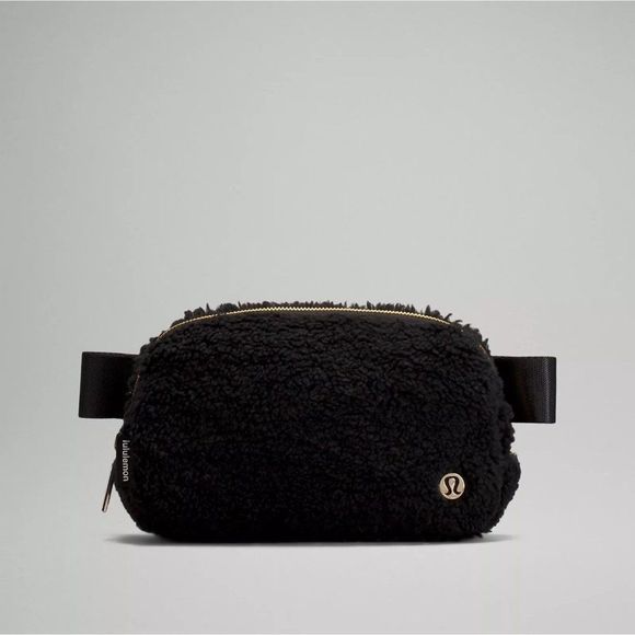 Lululemon Everywhere Belt Bag FLEECE SHERPA Black - Picture 3 of 9